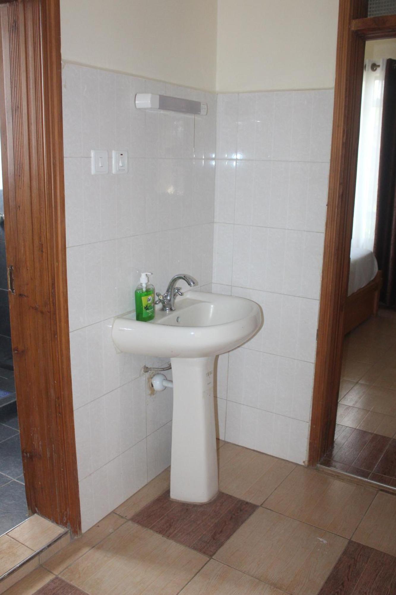 Eshborns House - Near Jomo Kenyatta International Airport And Sgr With Shuttle Services Syokimau Zewnętrze zdjęcie